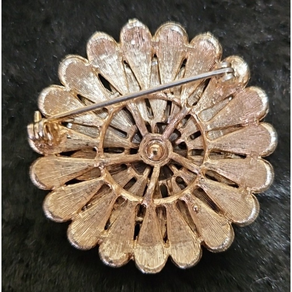 5 Vintage Costume Jewelry Brooches and one Ring - Picture 3 of 13
